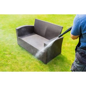 tuinmeubelen schoonmaken
