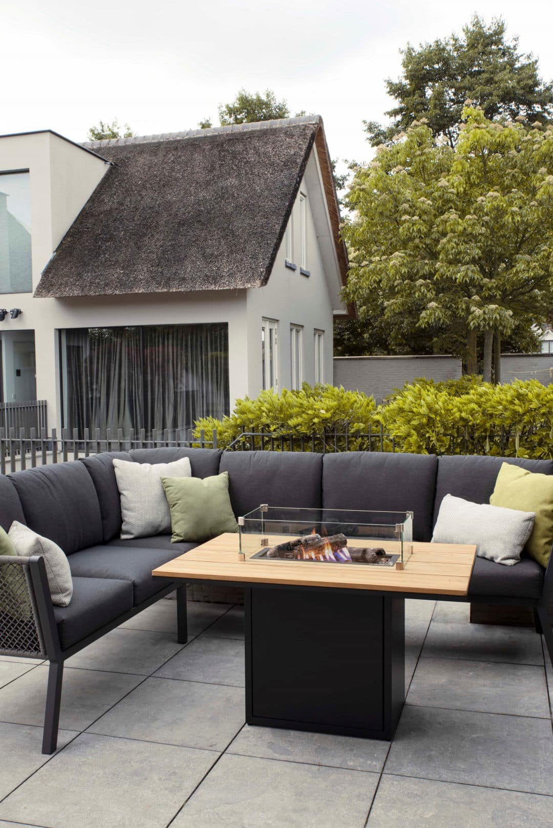 Loft 120 relax dining table black frame/ teak top - Cosi