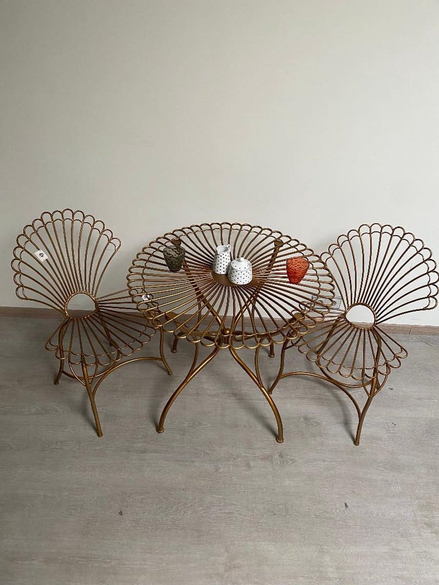 goodwill bistroset 1 tafel 2 stoelen set schelp goud apart exclusief handgemaakt metaal 80cm buiten binnen romantisch stijlvol tuin balkon terras