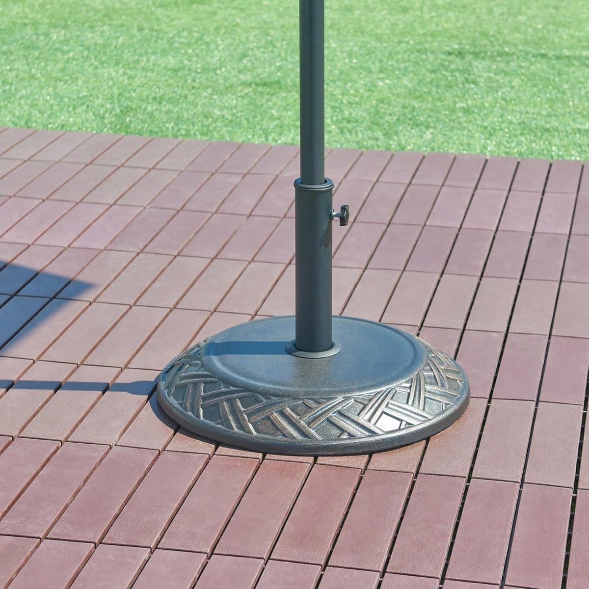 duurzame parasolvoet met betonnen basis en adapter voor diverse stokken