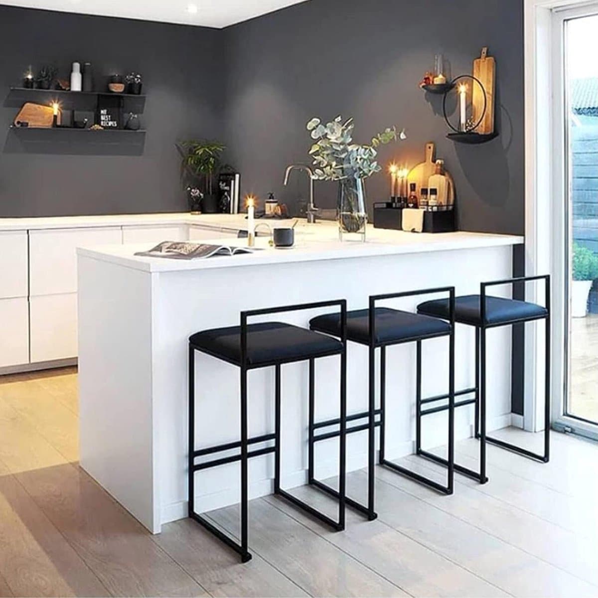 set van 2 luxe gevoerde barstoelen voor keukeneiland en keukenblad