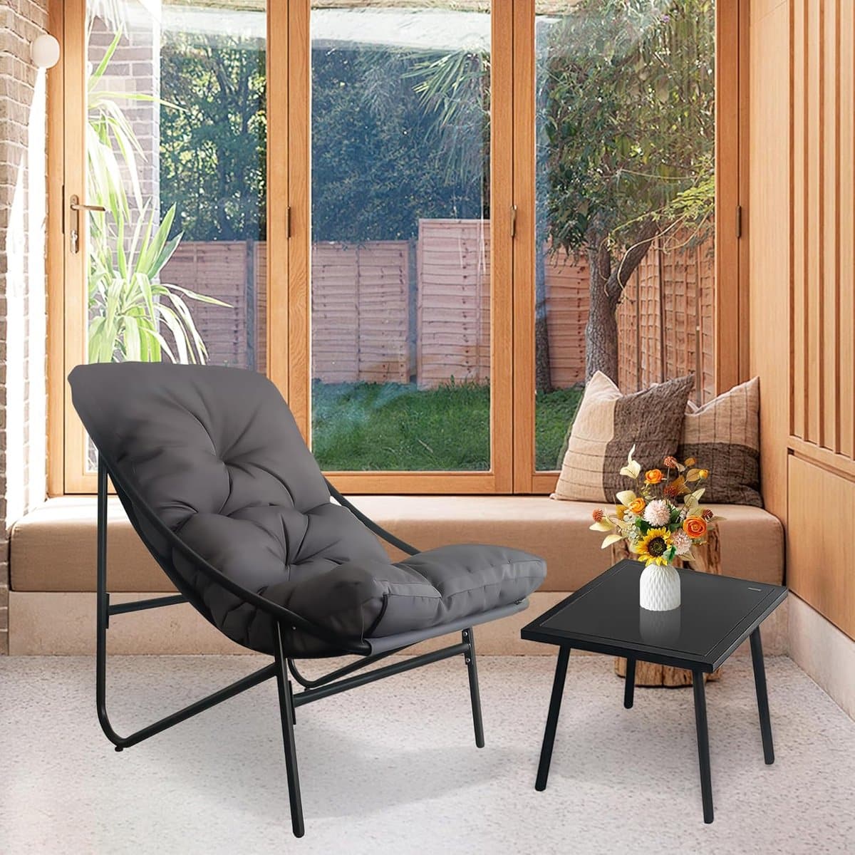 3 delige moderne balkonset in groen, bestaande uit 2 comfortabele stoelen