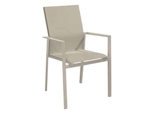 Delia stapelbare tuinstoel hoge rug latte light