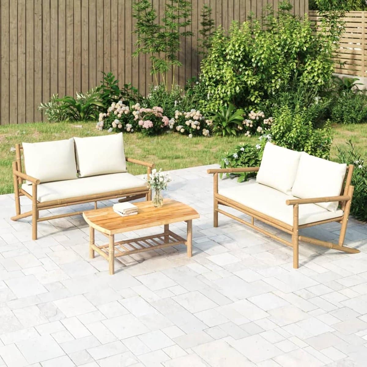 luxe bamboe tuinbank met crèmewit kussen 116,5 x 59 x