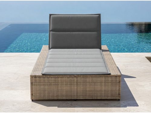 Luxe Tuinligstoel met Verstelbare Rugleuning en Dikke Kussens