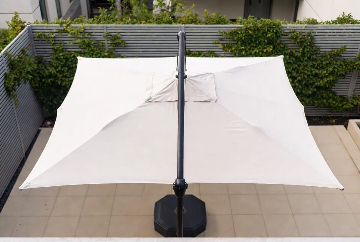 luxe vierkante zweefparasol 300×300 cm 360° draaibaar met voetpedaal