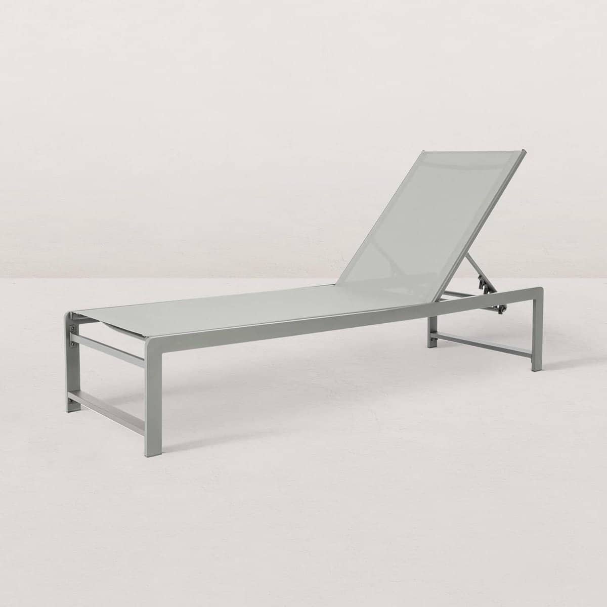 tuinligstoel ligbed buiten ontspannen in de tuin