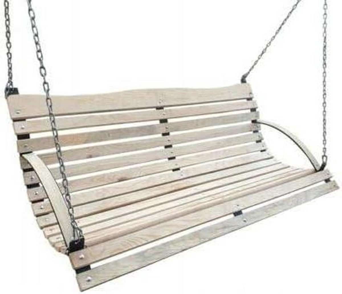 houten schommelbank schommelzitje met ketting buiten ontspannen