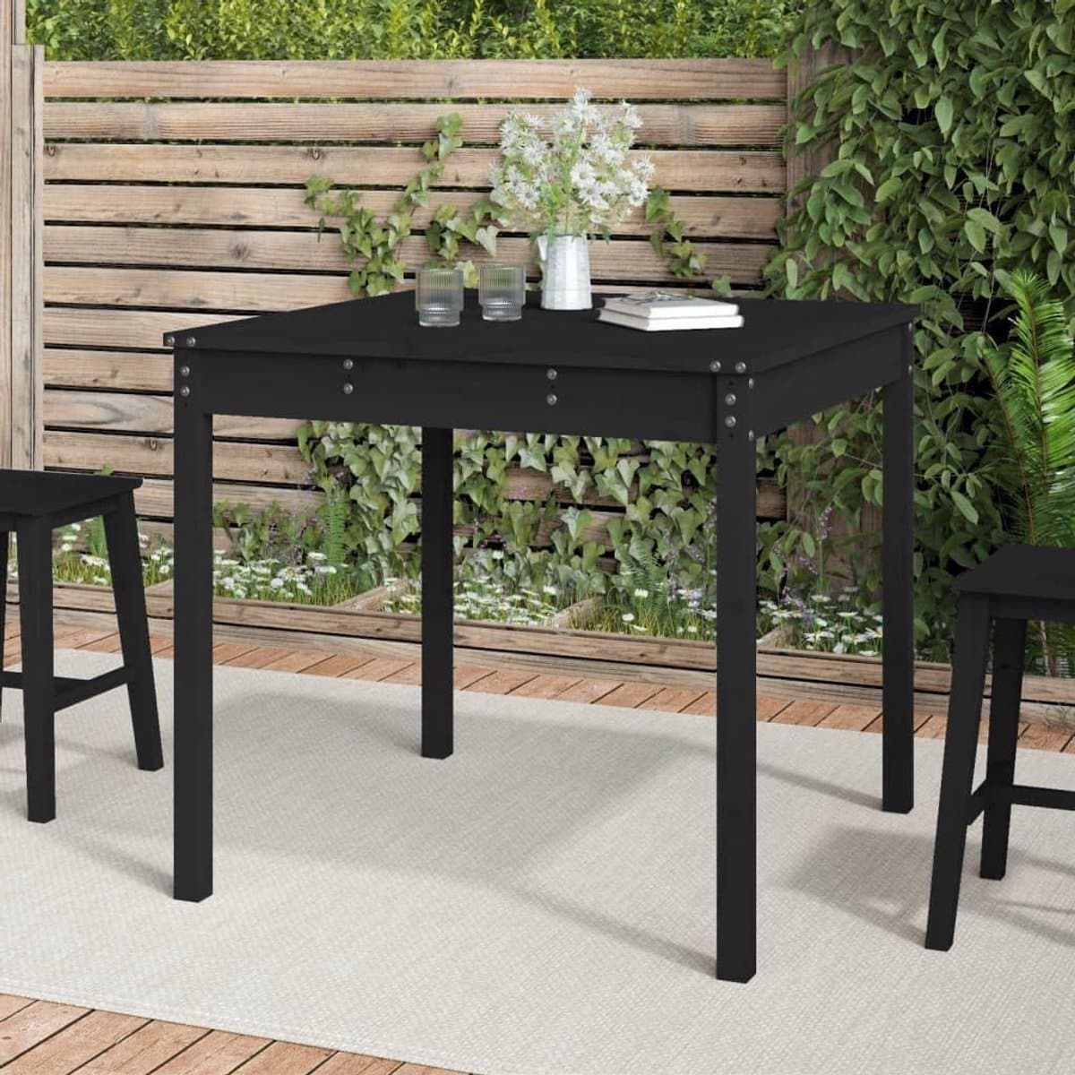 klassieke tuintafel houten bijzettafel buiten genieten massief