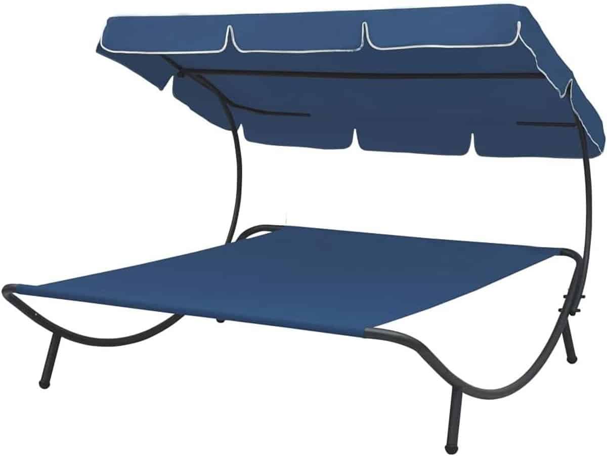 loungebed met canopy buiten zitplaatsen ontspannen in de