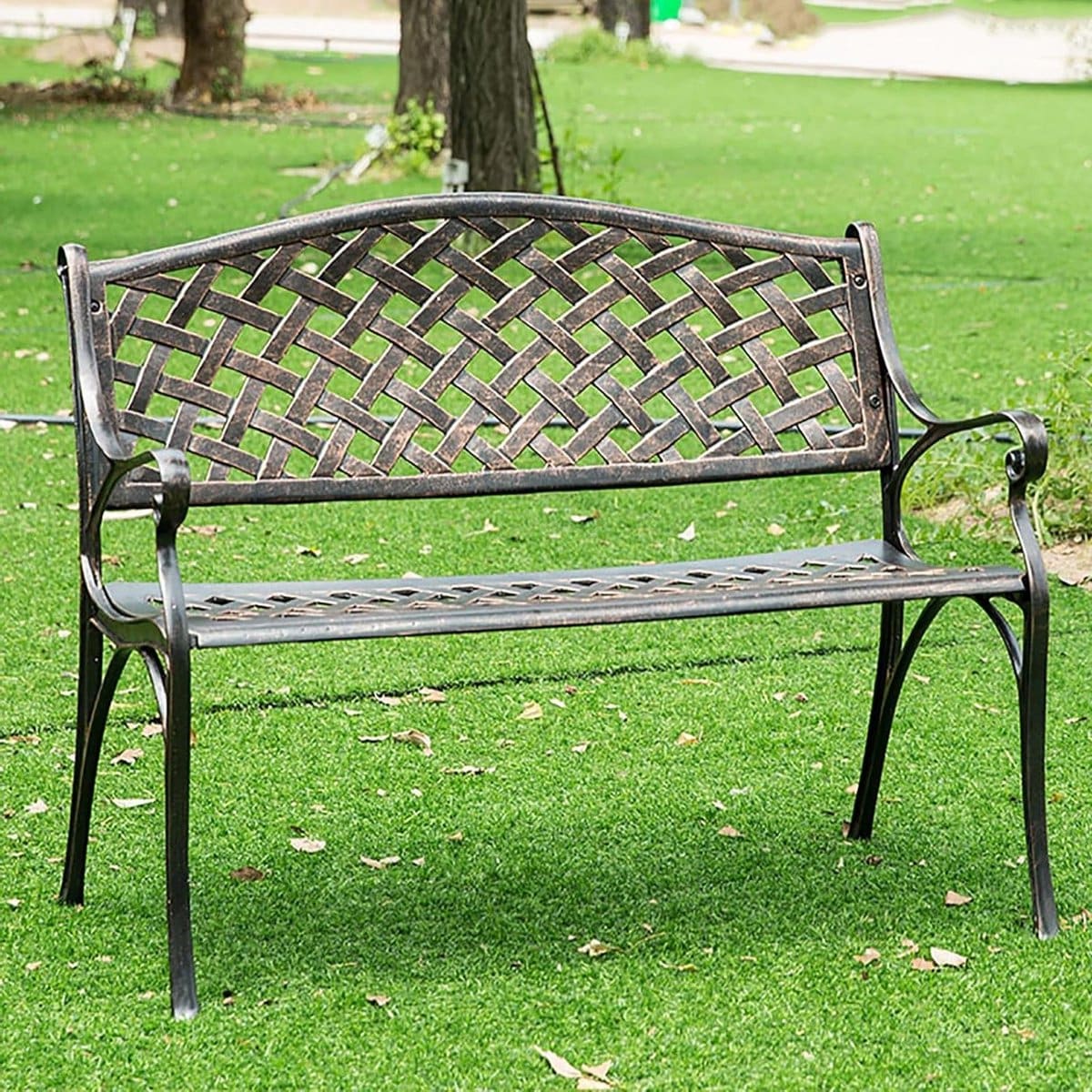 metalen parkbank buitenbank tuinbank ontspannen in de tuin