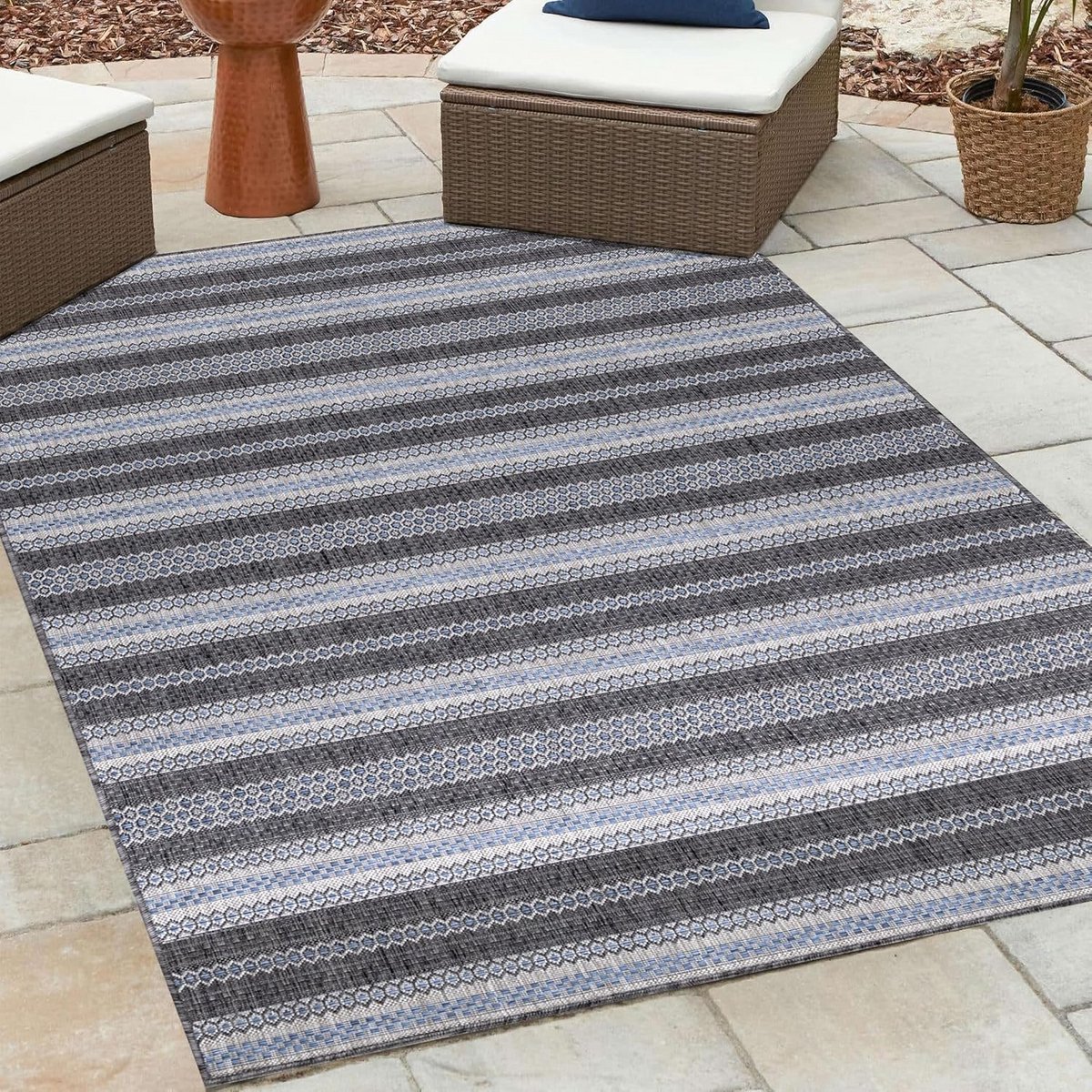 weerbestendig buitentapijt 120×170 cm | zwart strepen design | tuin
