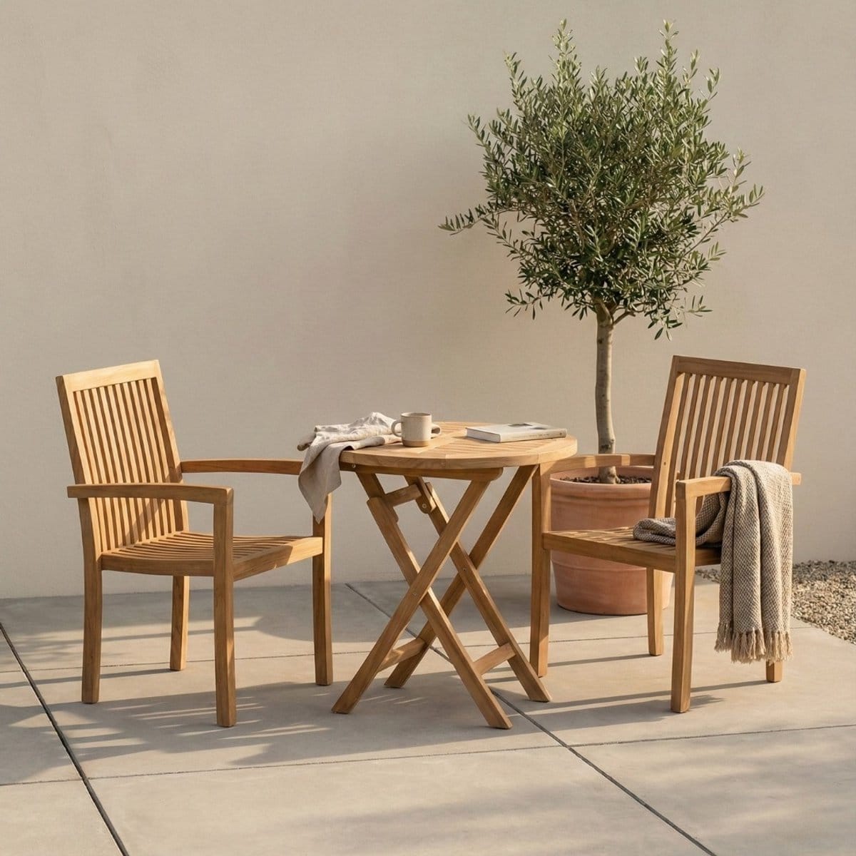 teakea tuinset twee teak pile stapelbare stoelen met klaptafel