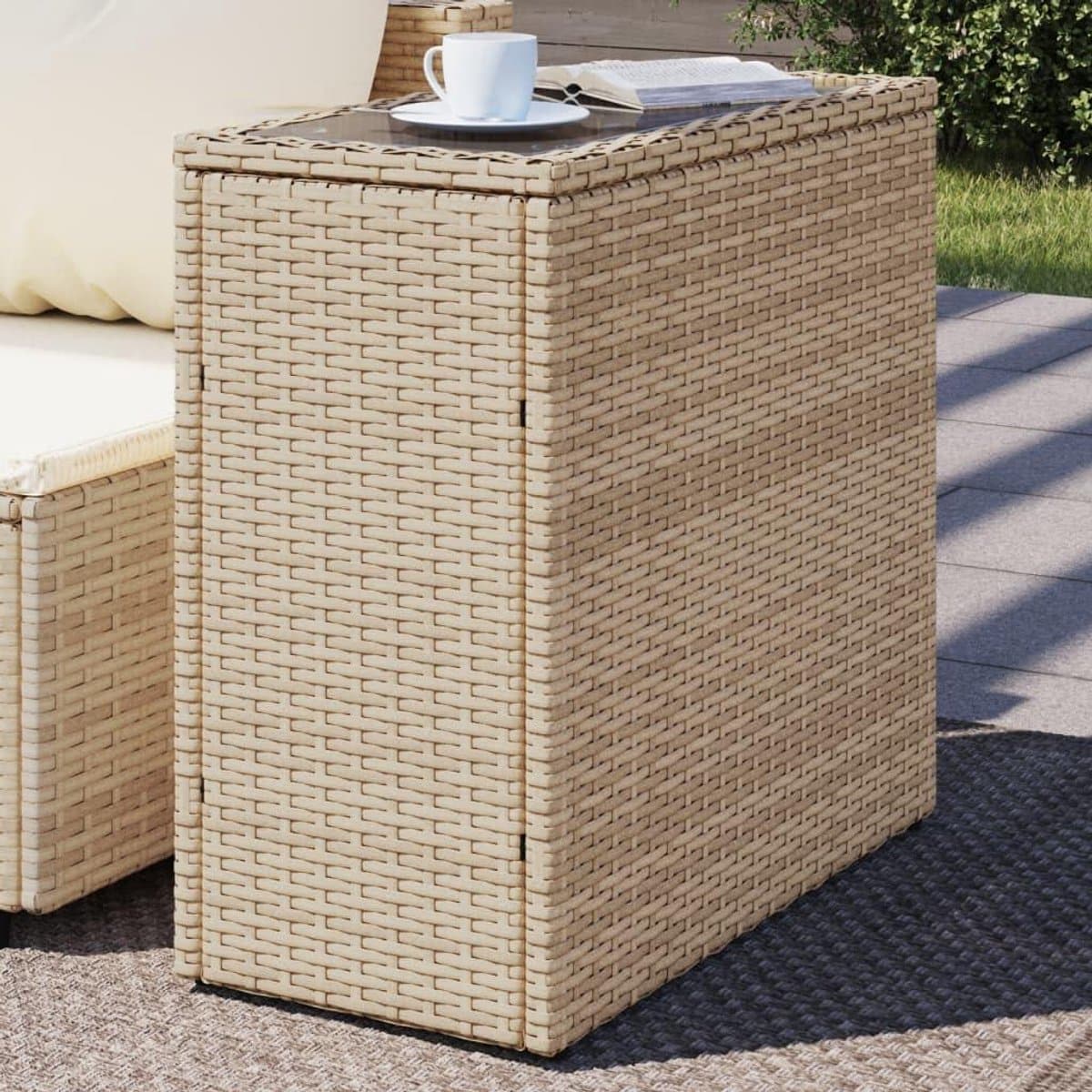 tuintafel met glasplaat bijzettafel buiten genieten van de