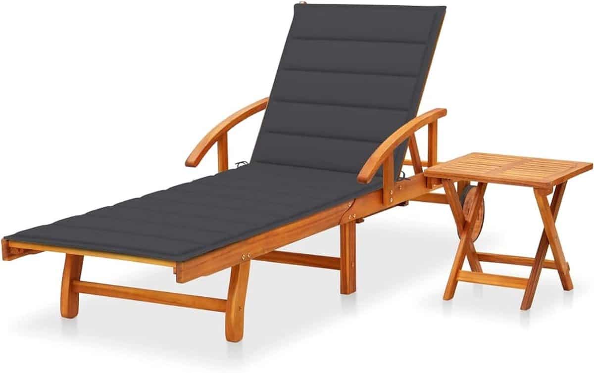 zonneligstoel met tafel tuinstoel ligbed ontspannen buiten