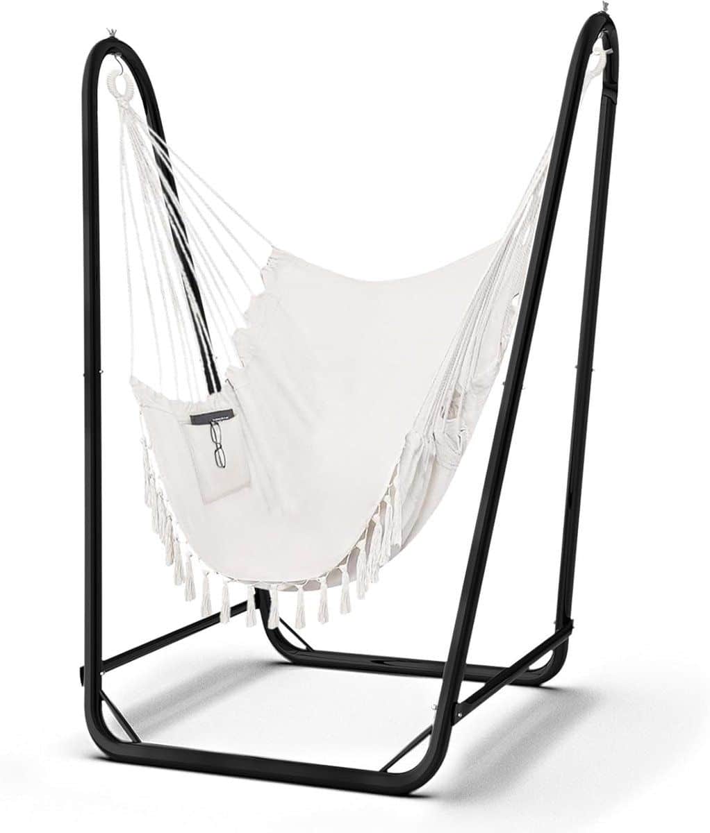 hangers en stoelen, zware hangers en steunen zijn buiten versterkt
