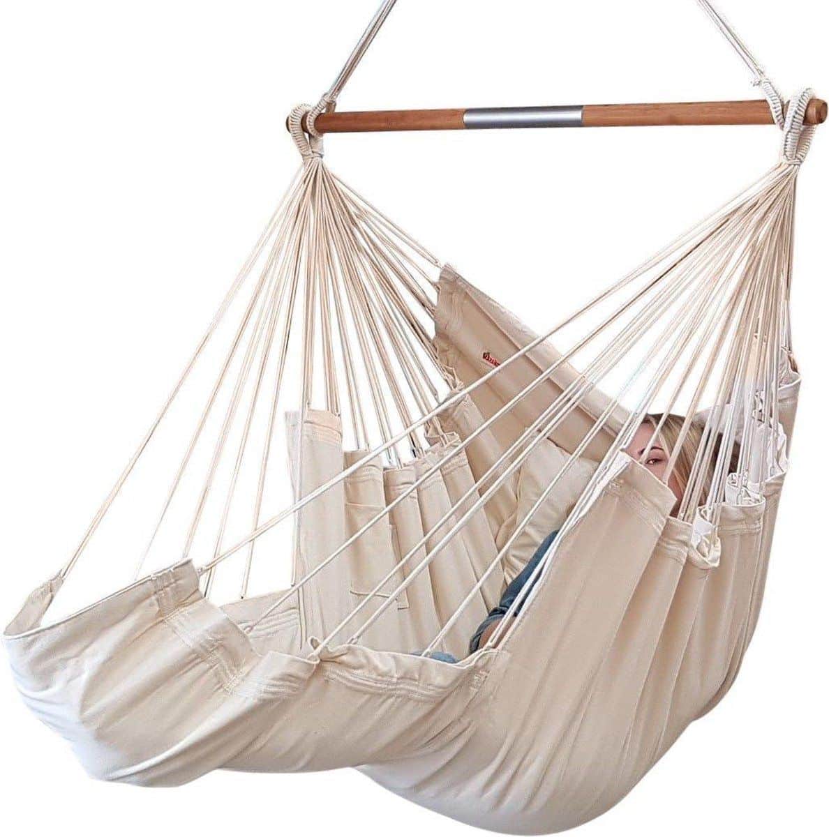 hangstoel lounger ecru gemaakt van 2 lagen stof met dikke