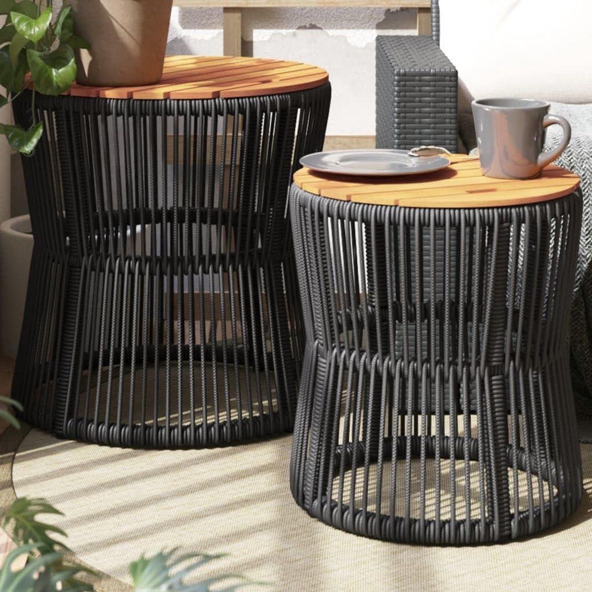 tuin bijzettafels kleine tuintafels buiten genieten ruimtebesparend